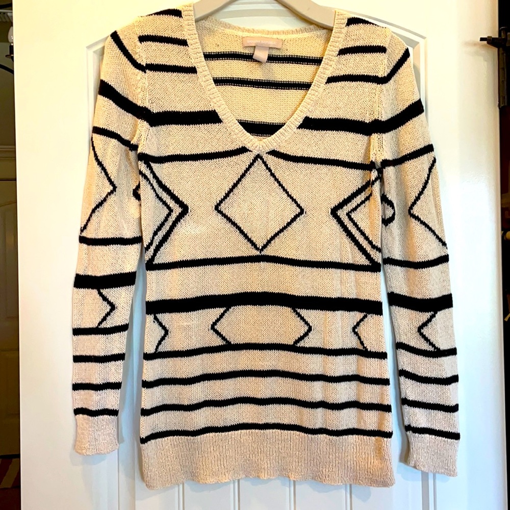 Banana Republic long sleeved Aztec print sweater